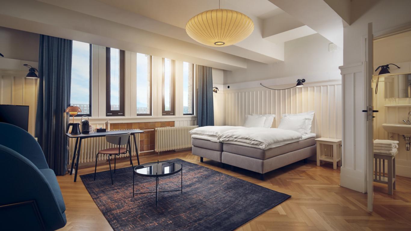 Lloyd Hotel